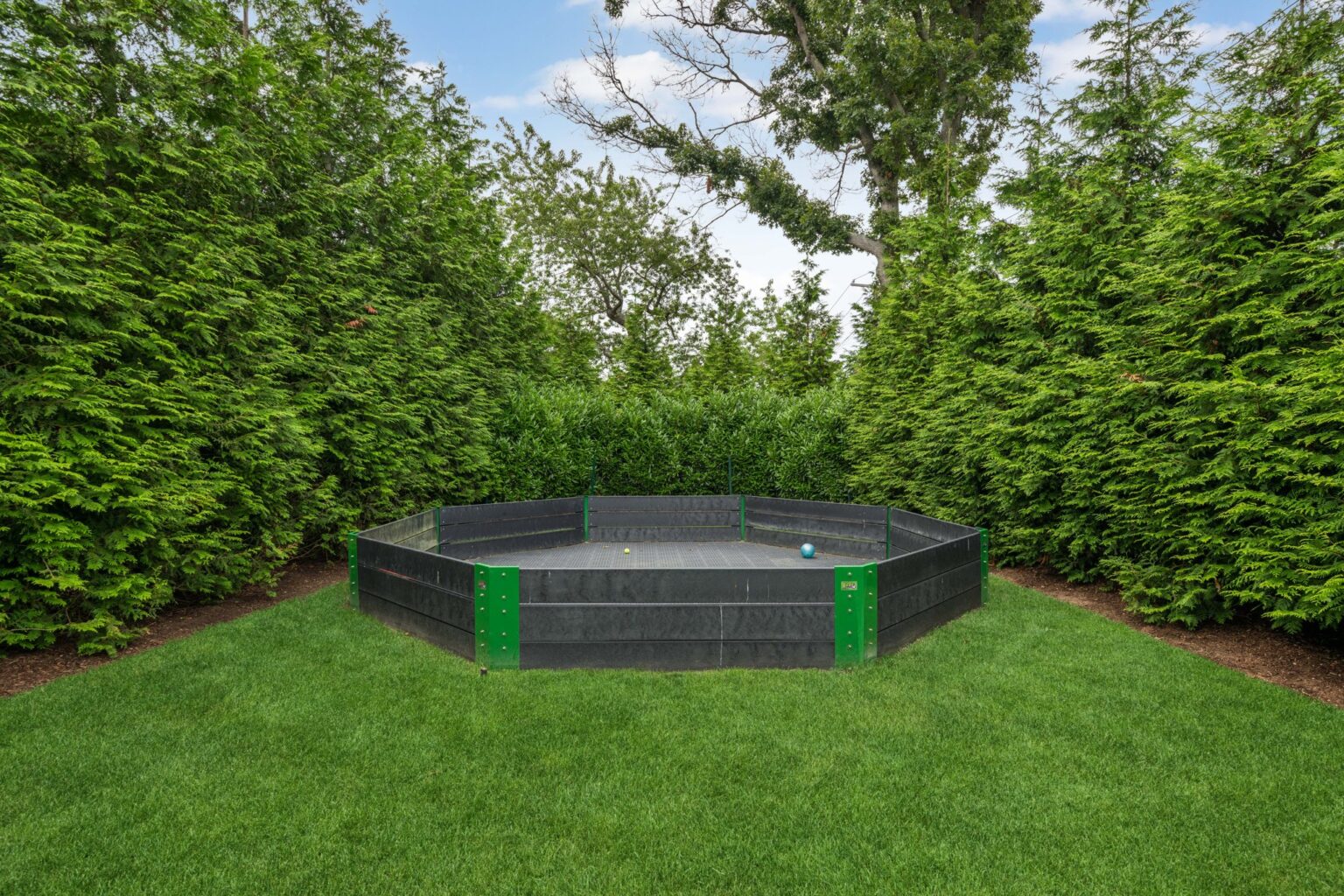 Gaga Pit