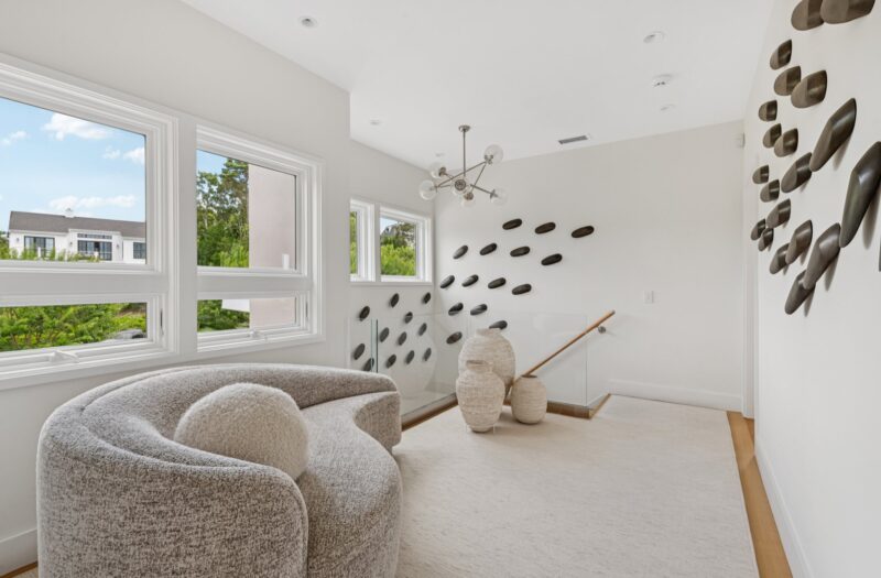 2nd Floor Sitting Area
